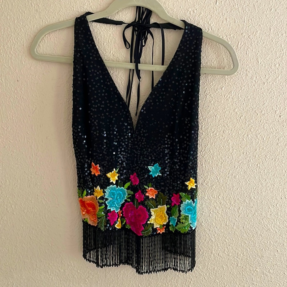 Escada Halter w. Embroidery & Sequin